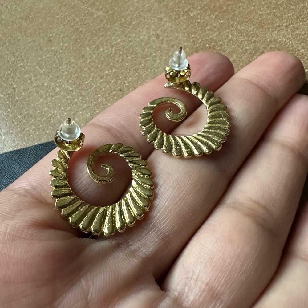 Sea beach spiral coil earring studs gold brass stainless steel posts boho - Picture 6 of 7